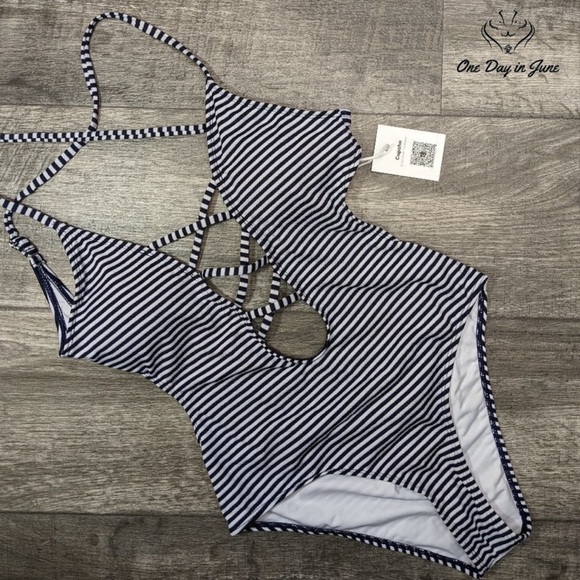 CUPSHE Women's Thick Forest Deep V Neck Halter One-Piece Swimsuit Small NWT - Picture 2 of 2